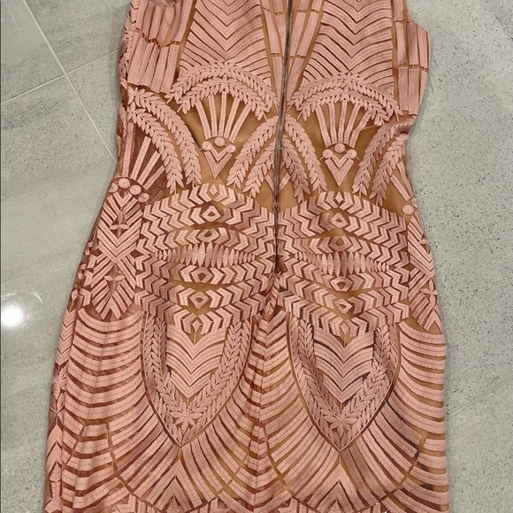 Bardot  lace dress Latte  pink sz S - Picture 8 of 8